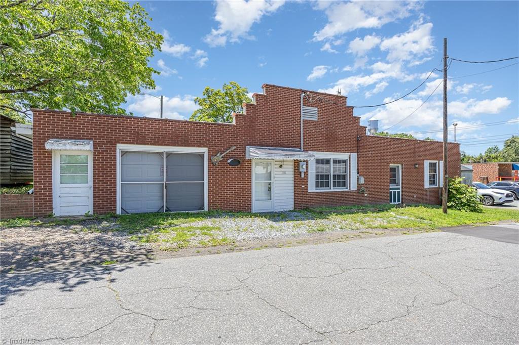 111 W Starmount Avenue Property Photo 1
