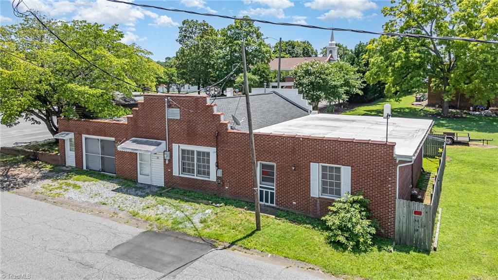 111 W Starmount Avenue Property Photo 3