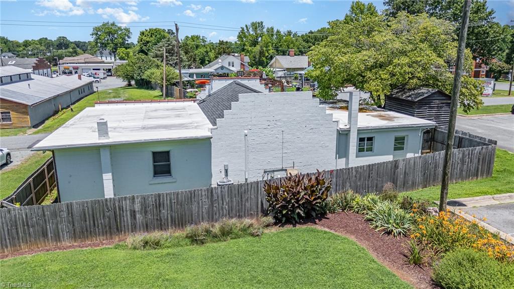 111 W Starmount Avenue Property Photo 4