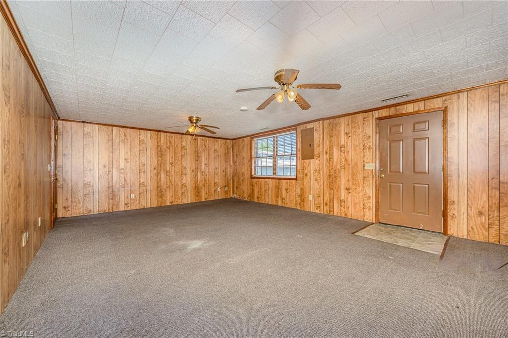 111 W Starmount Avenue Property Photo 8