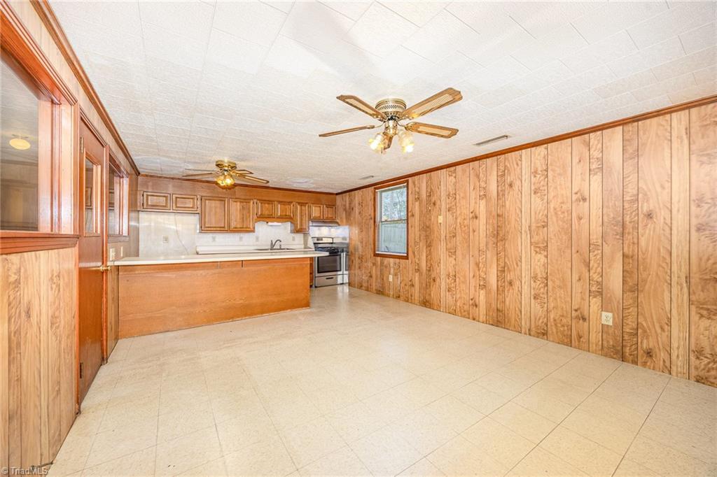 111 W Starmount Avenue Property Photo 9