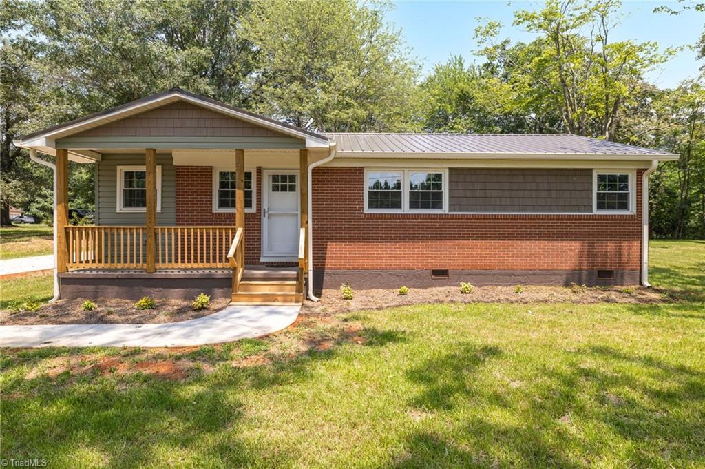 129 Redwood Road Property Photo 1