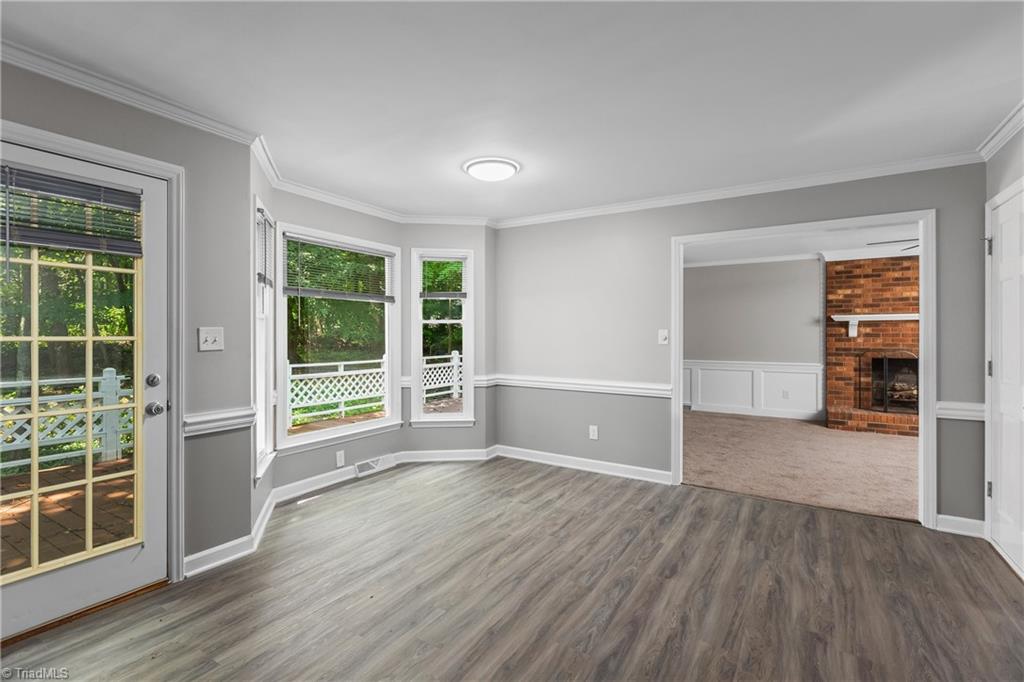 2094 Pembrooke Forest Drive Property Photo 3
