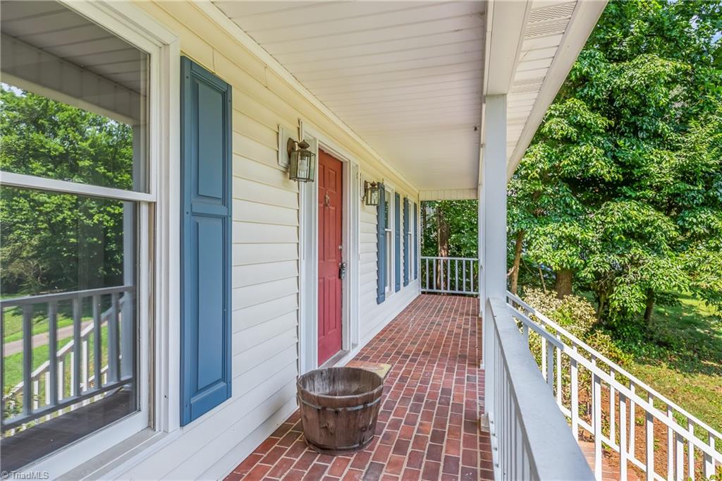 2094 Pembrooke Forest Drive Property Photo 31