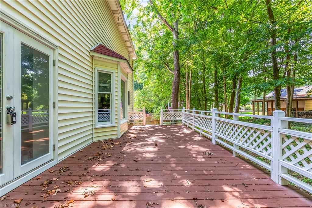 2094 Pembrooke Forest Drive Property Photo 35