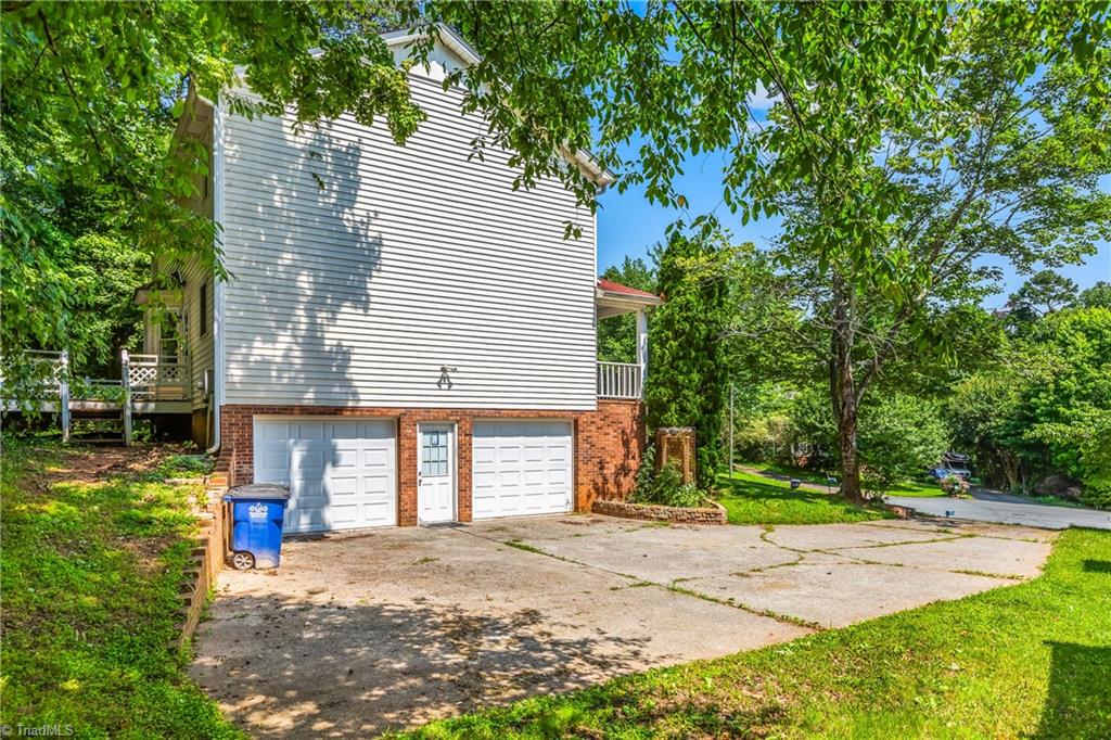 2094 Pembrooke Forest Drive Property Photo 38