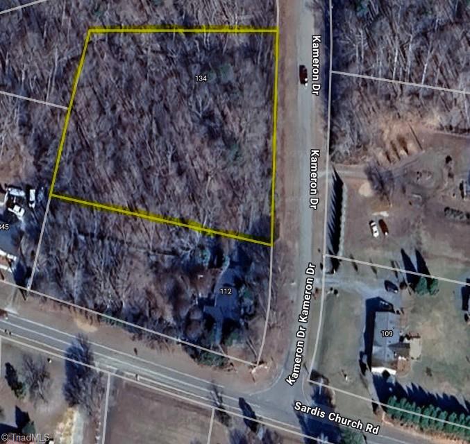 124 Kameron Court Property Photo 5