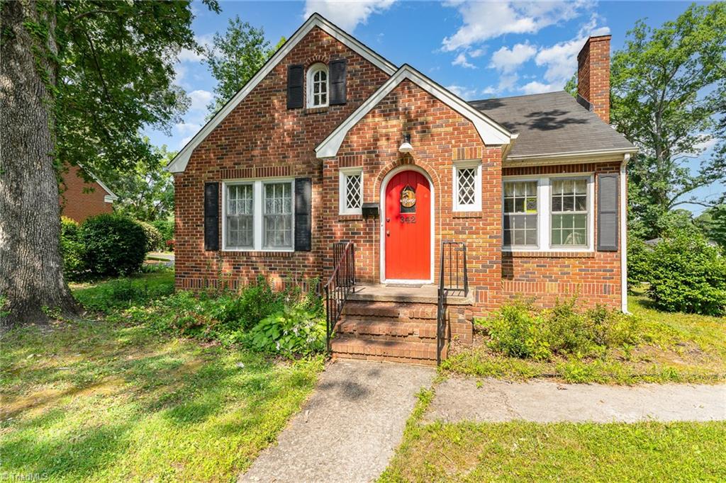 342 Cliff Road Property Photo 1
