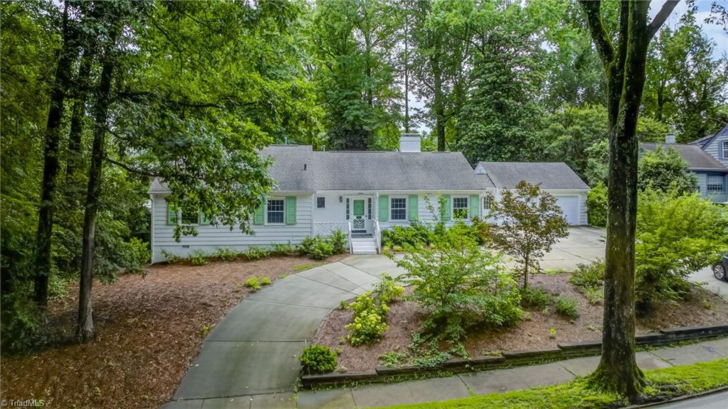 831 W Cornwallis Drive Property Photo 1