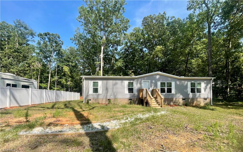 152 Lester Drive Property Photo 1
