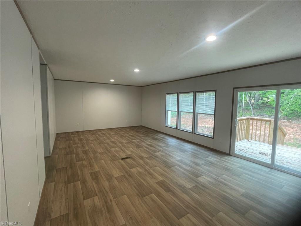 152 Lester Drive Property Photo 5
