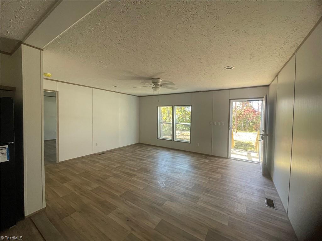 152 Lester Drive Property Photo 6