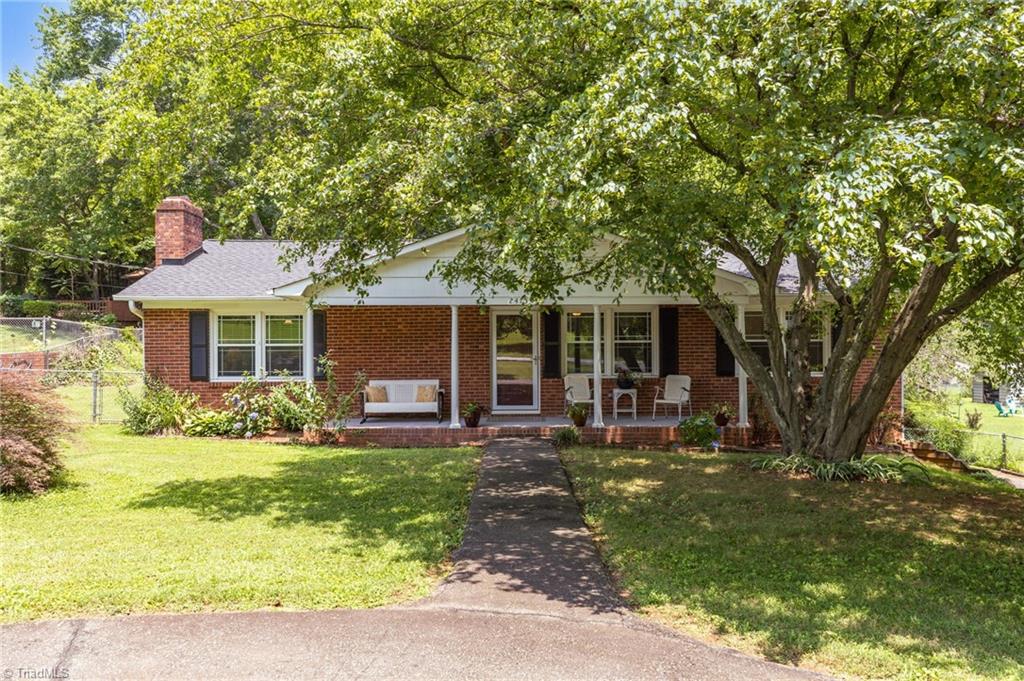 2415 Sedalia Drive Property Photo 1