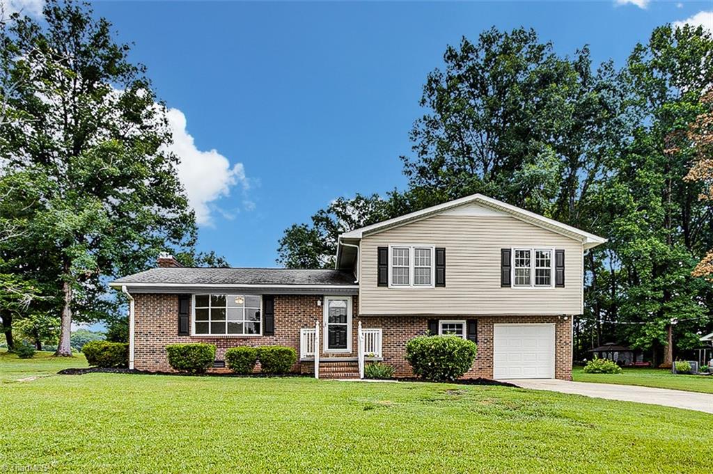 1057 Cable Creek Road Property Photo 1