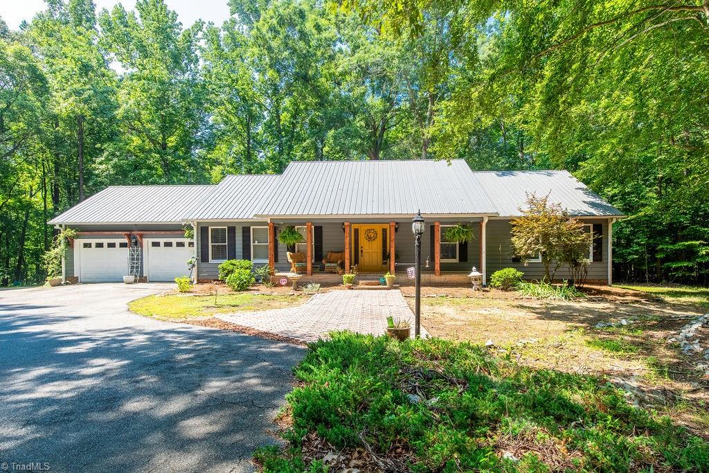 5685 Wagoner Road Property Photo 1
