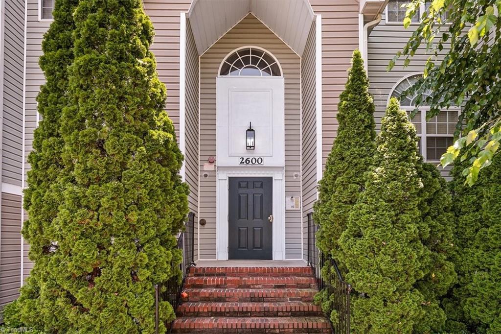 2600 Pennoak Way # M Property Photo 4