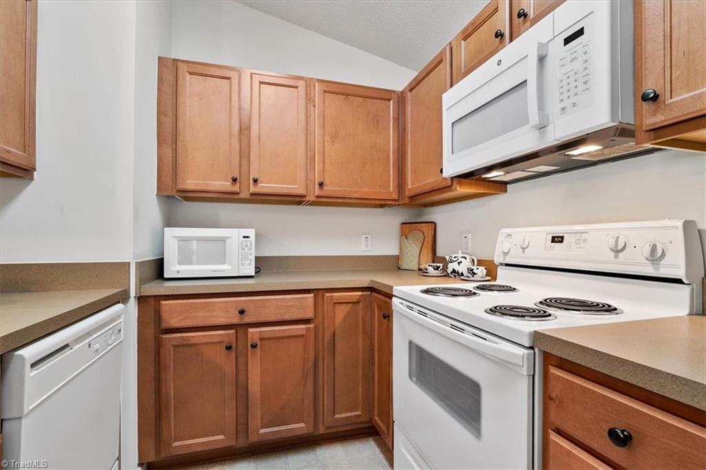 2600 Pennoak Way # M Property Photo 14