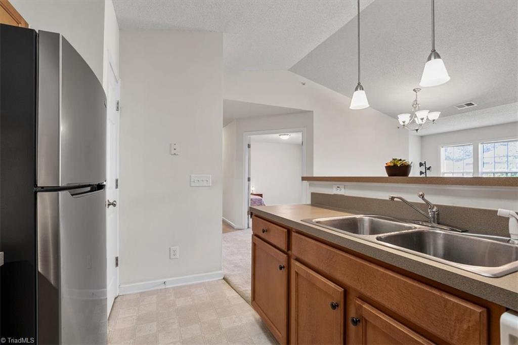 2600 Pennoak Way # M Property Photo 15