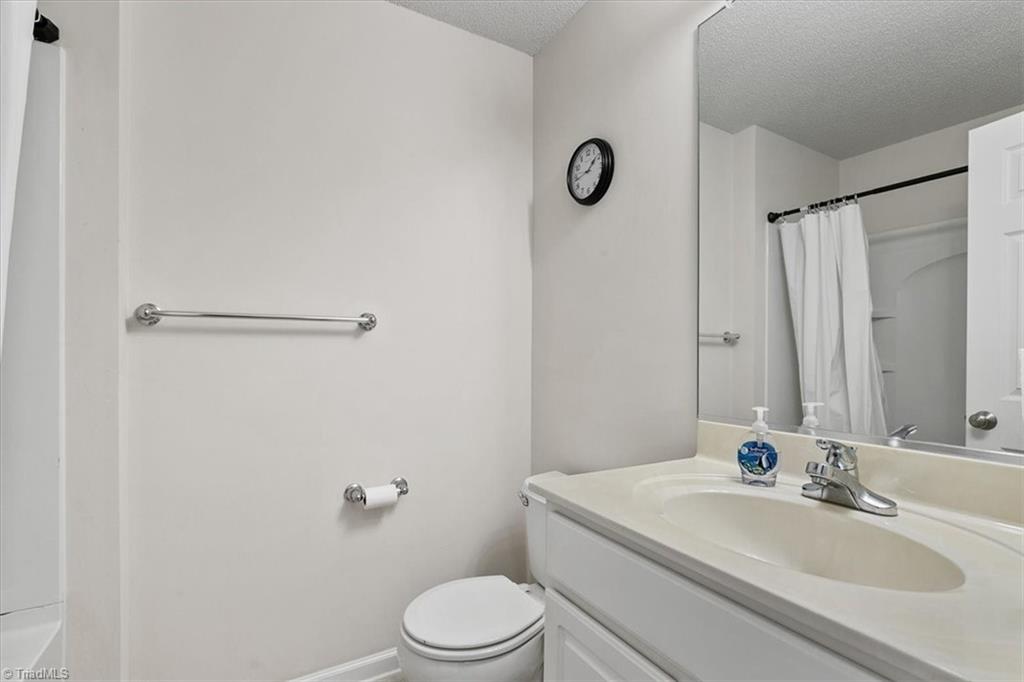 2600 Pennoak Way # M Property Photo 25