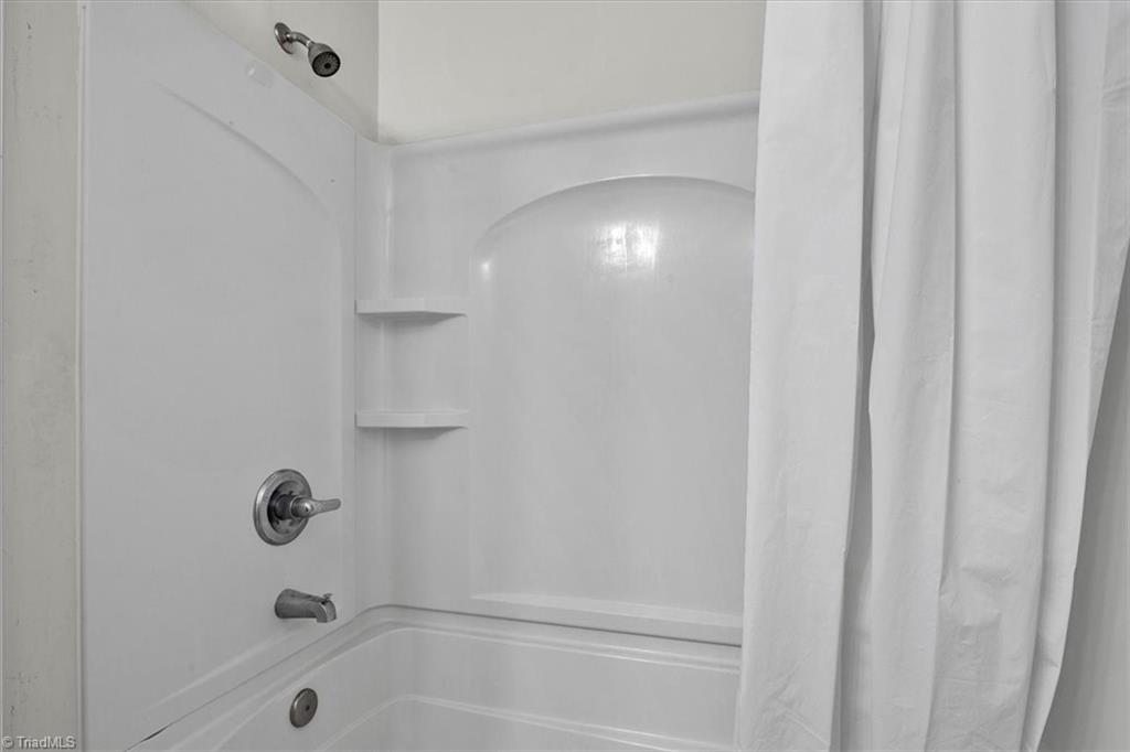 2600 Pennoak Way # M Property Photo 26