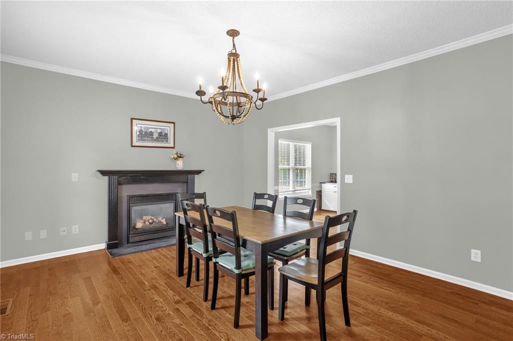 3391 Valley Crossing Drive Property Photo 6