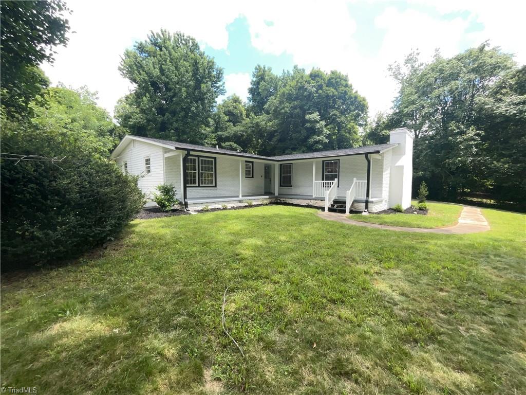 806 Larkwood Drive Property Photo 1