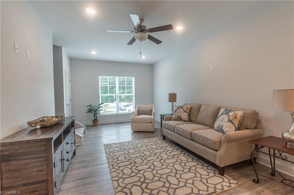 605 Property Photo 3