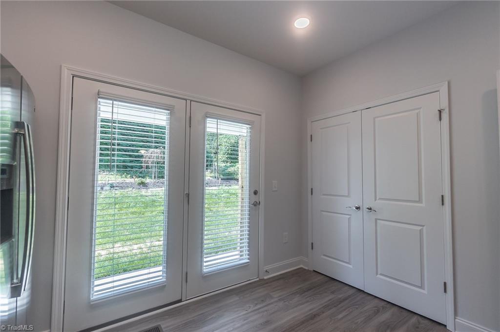 605 Property Photo 10