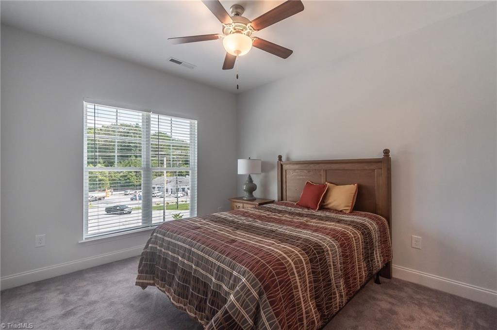 605 Property Photo 12