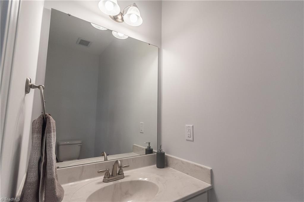 605 Property Photo 14