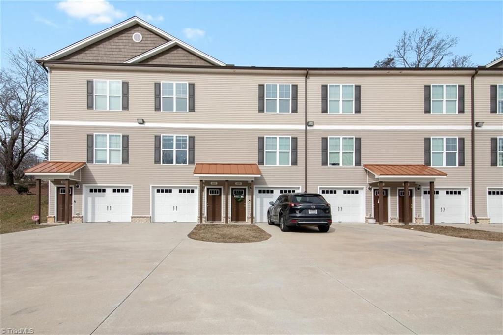 605 Property Photo 15