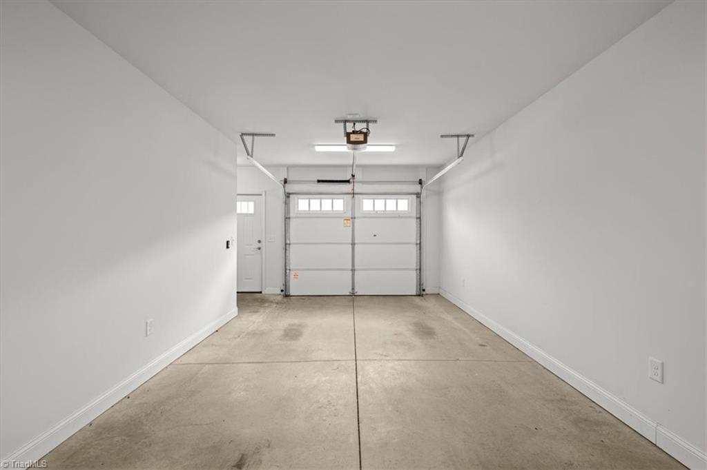 605 Property Photo 21