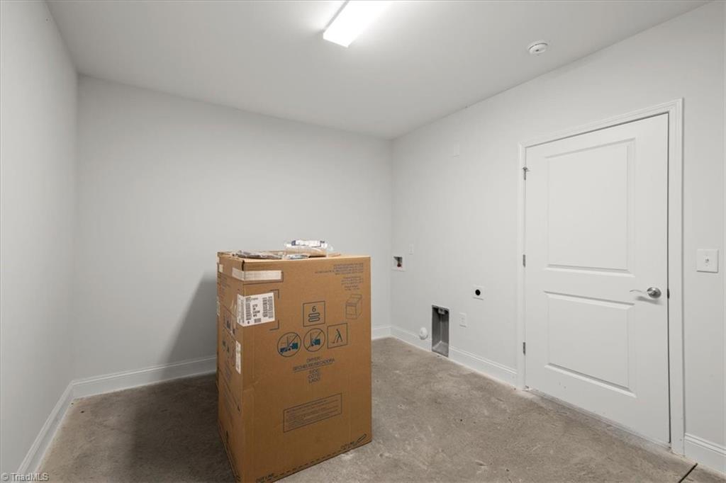 605 Property Photo 23
