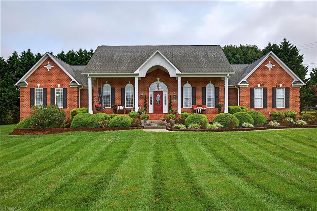 6902 Bridlewood Drive Property Photo 1