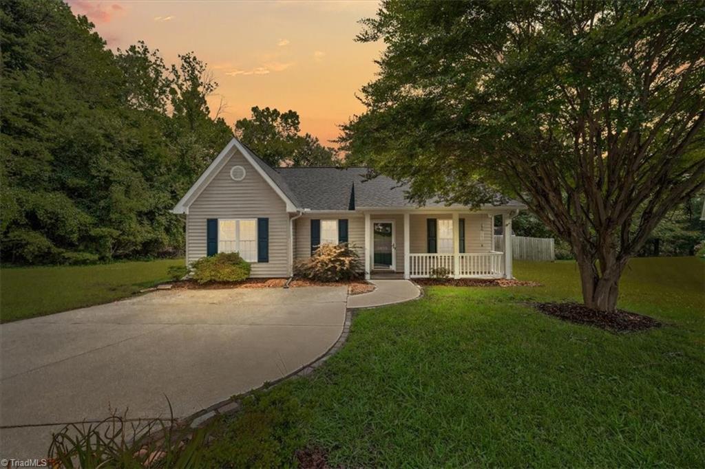 3805 Creek Point Way Property Photo 1