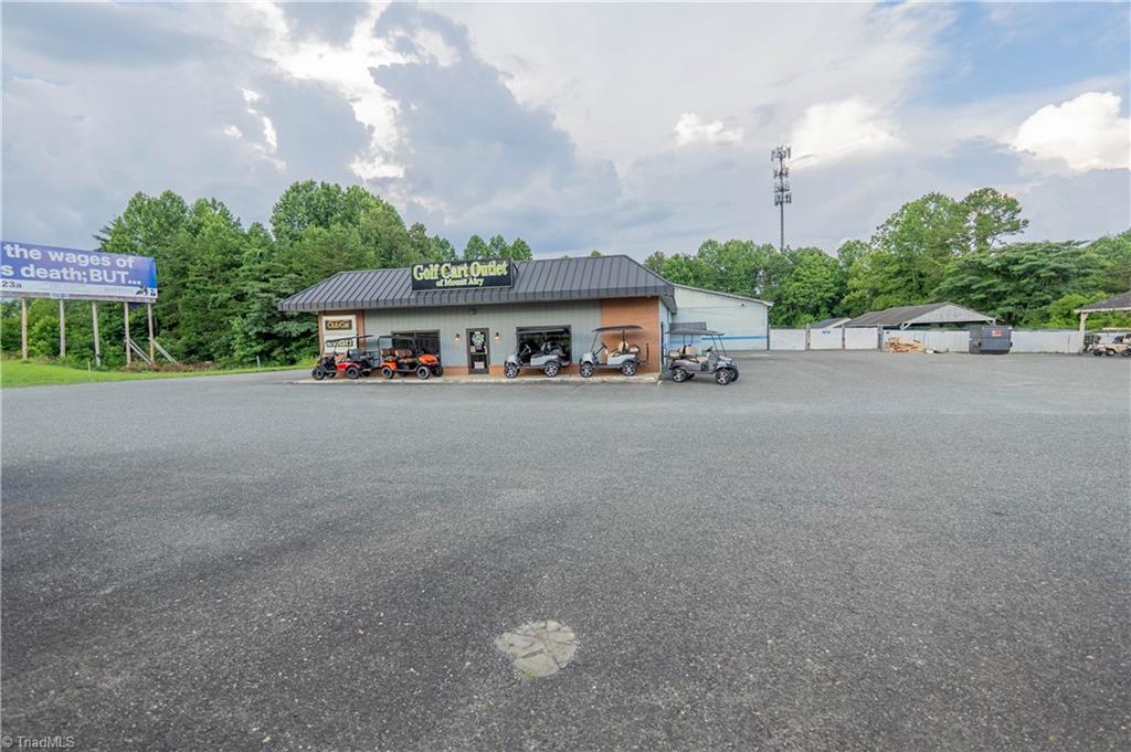 1316 Andy Griffith Parkway Property Photo 3