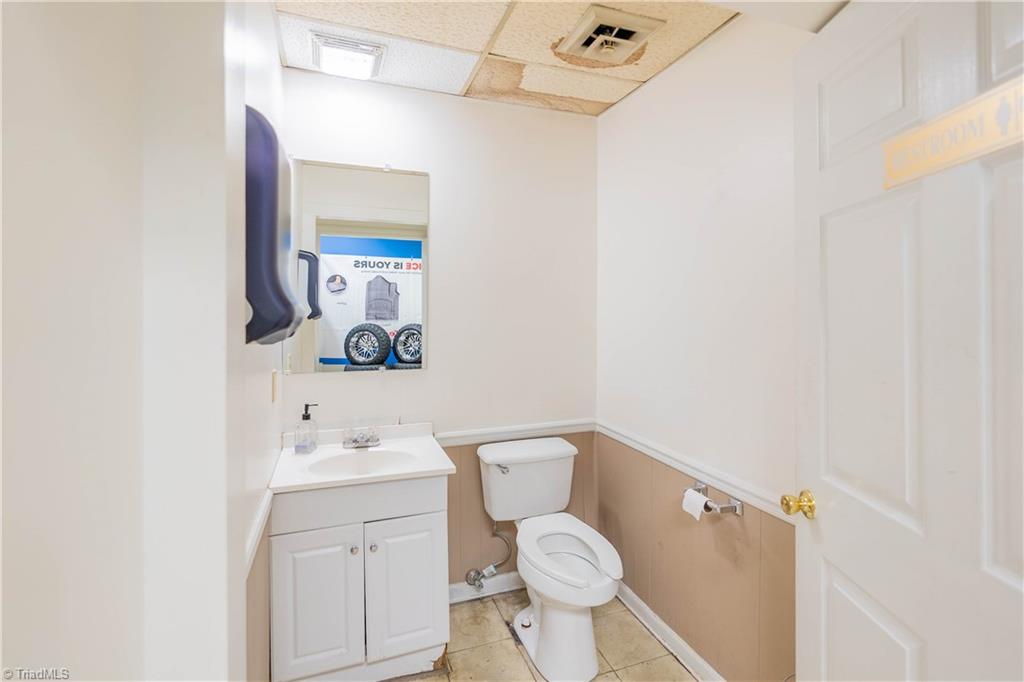 1316 Andy Griffith Parkway Property Photo 21