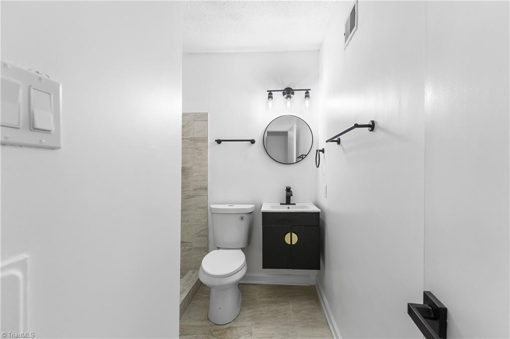 101 Oxford Place # 10 Property Photo 23