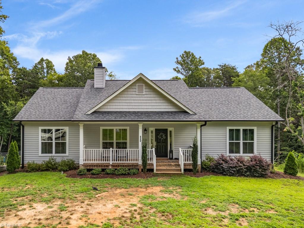 826 Country Lane Property Photo 1
