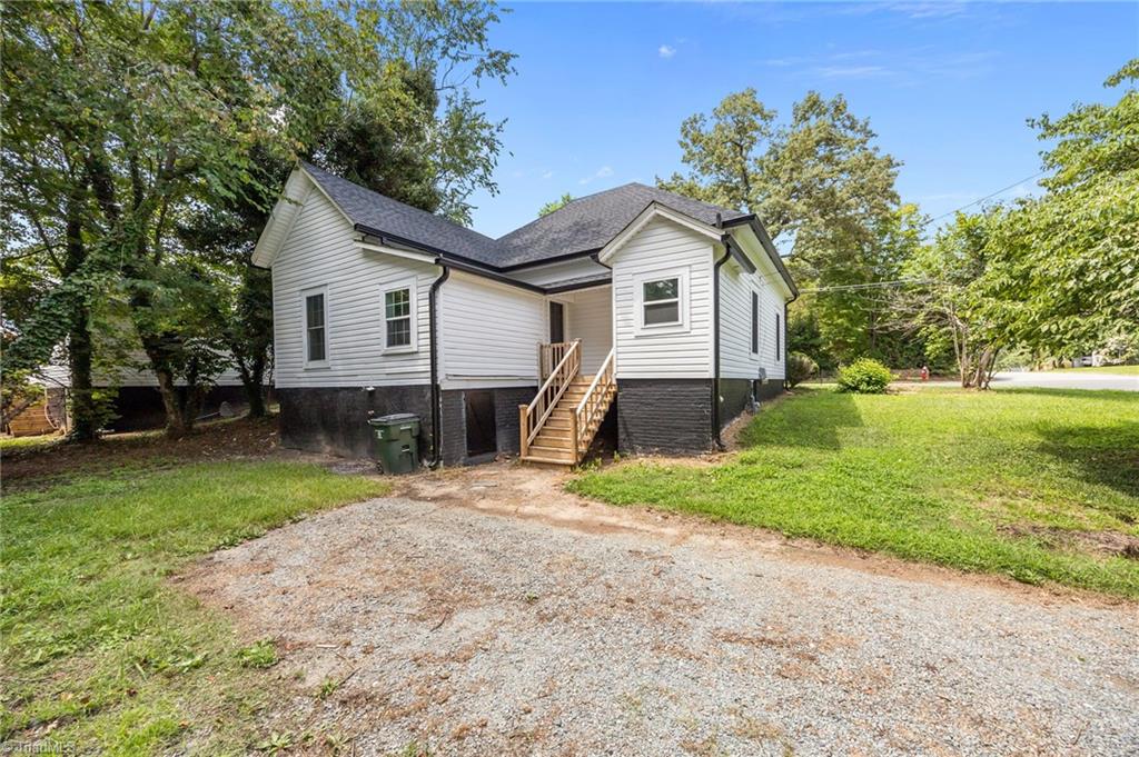 625 N Mebane Street Property Photo 4