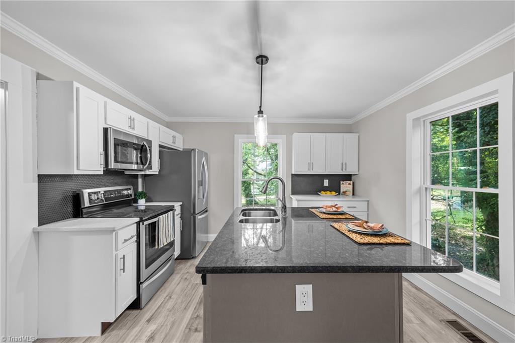 625 N Mebane Street Property Photo 18