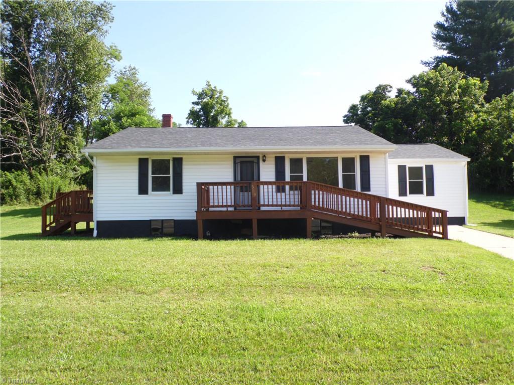 569 N Sparta Parkway Property Photo 2