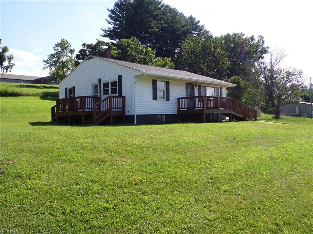 569 N Sparta Parkway Property Photo 3