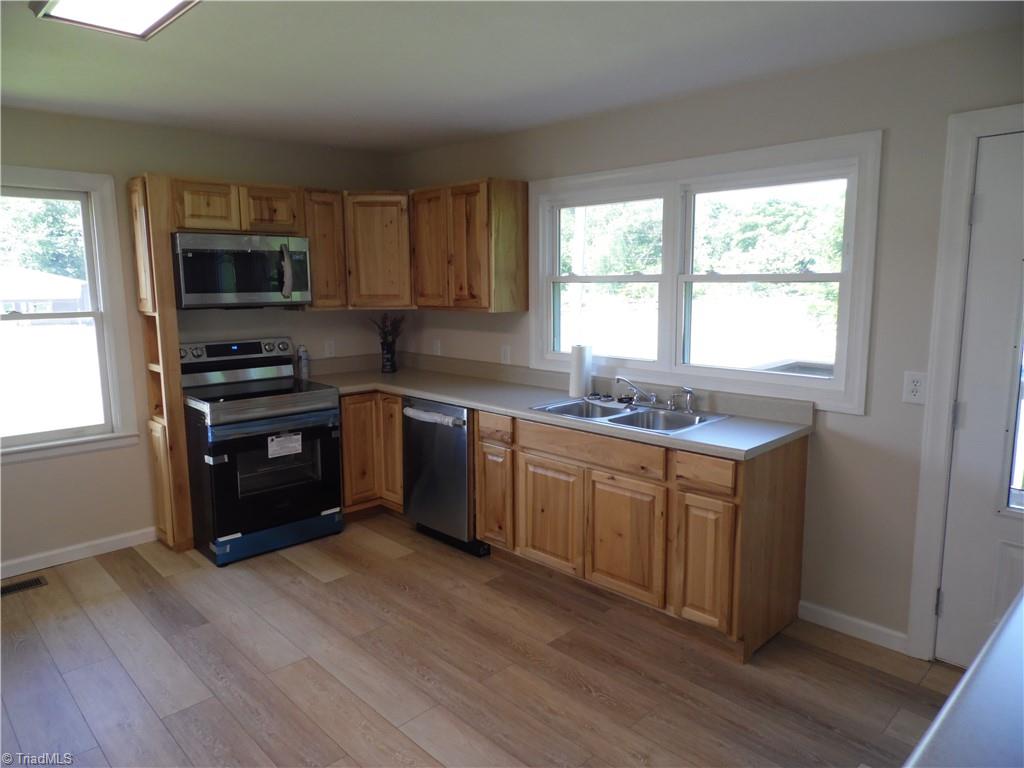 569 N Sparta Parkway Property Photo 5