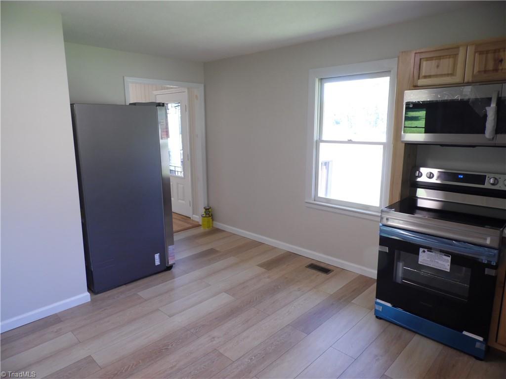 569 N Sparta Parkway Property Photo 7