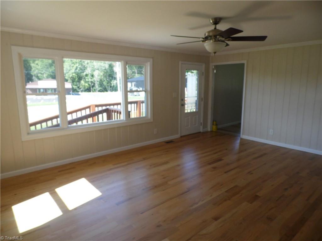 569 N Sparta Parkway Property Photo 10