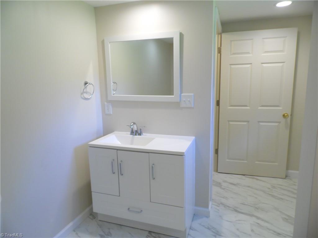 569 N Sparta Parkway Property Photo 14