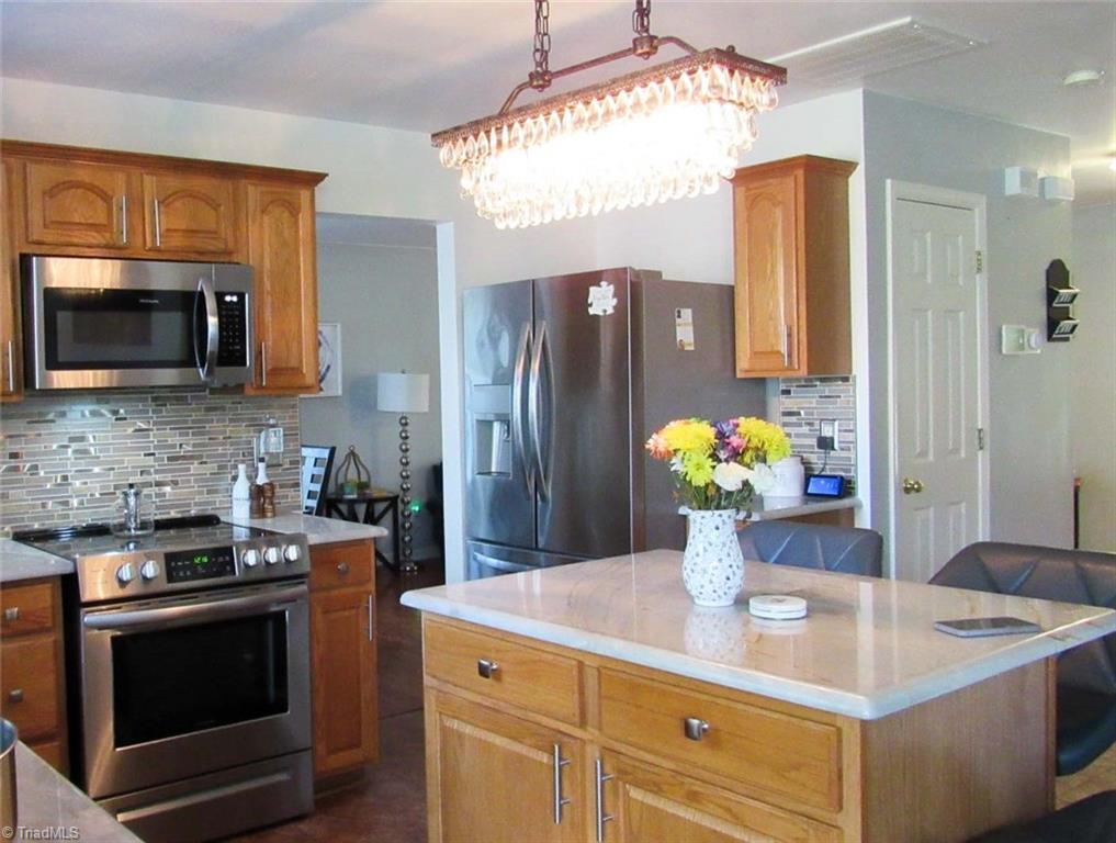 2400 Lannigan Drive Property Photo 11