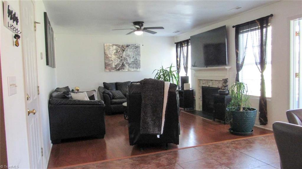 2400 Lannigan Drive Property Photo 14