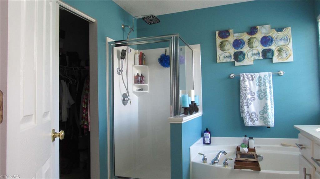 2400 Lannigan Drive Property Photo 27